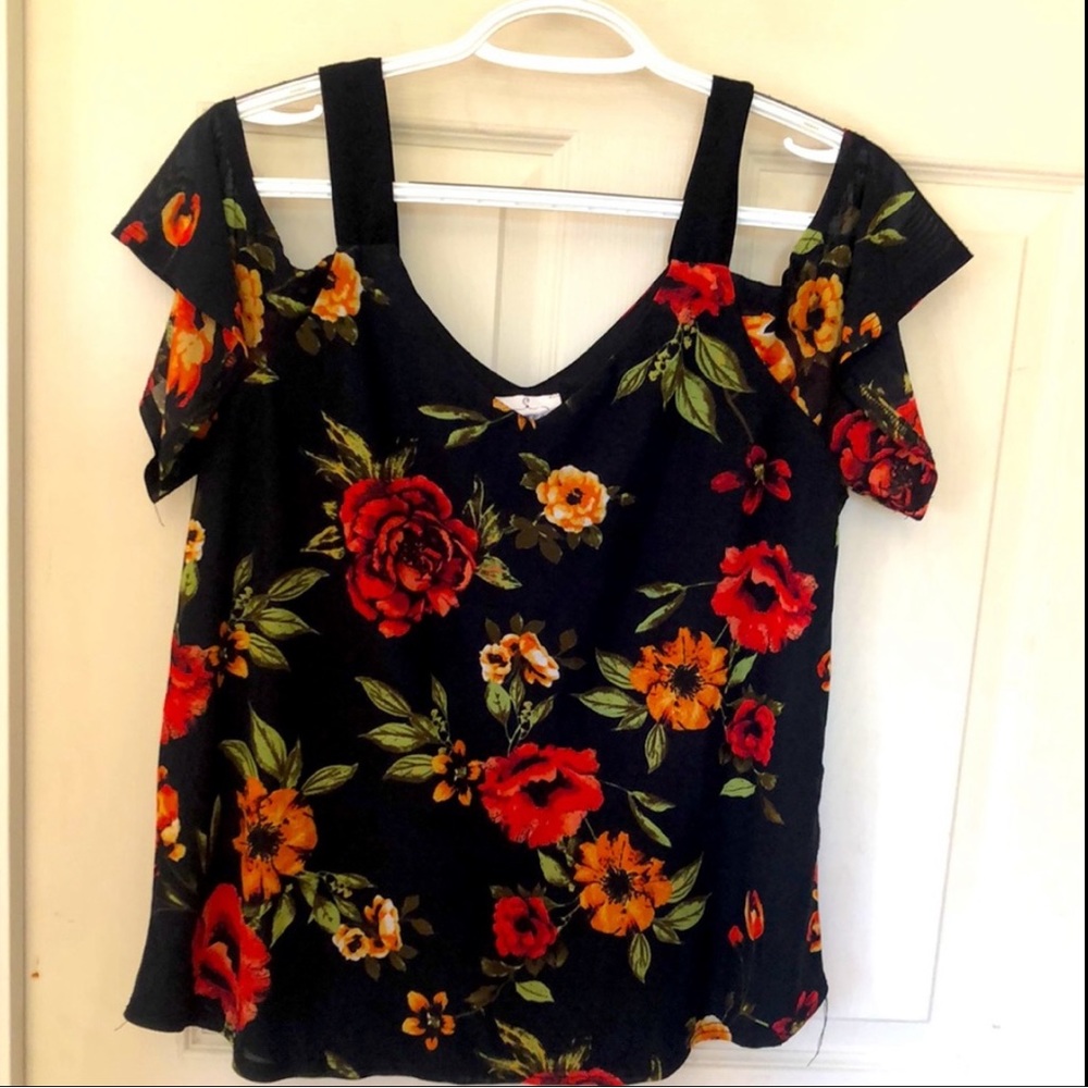 EMBER  blouse which has rose details, shoulder details L size %100 polyester